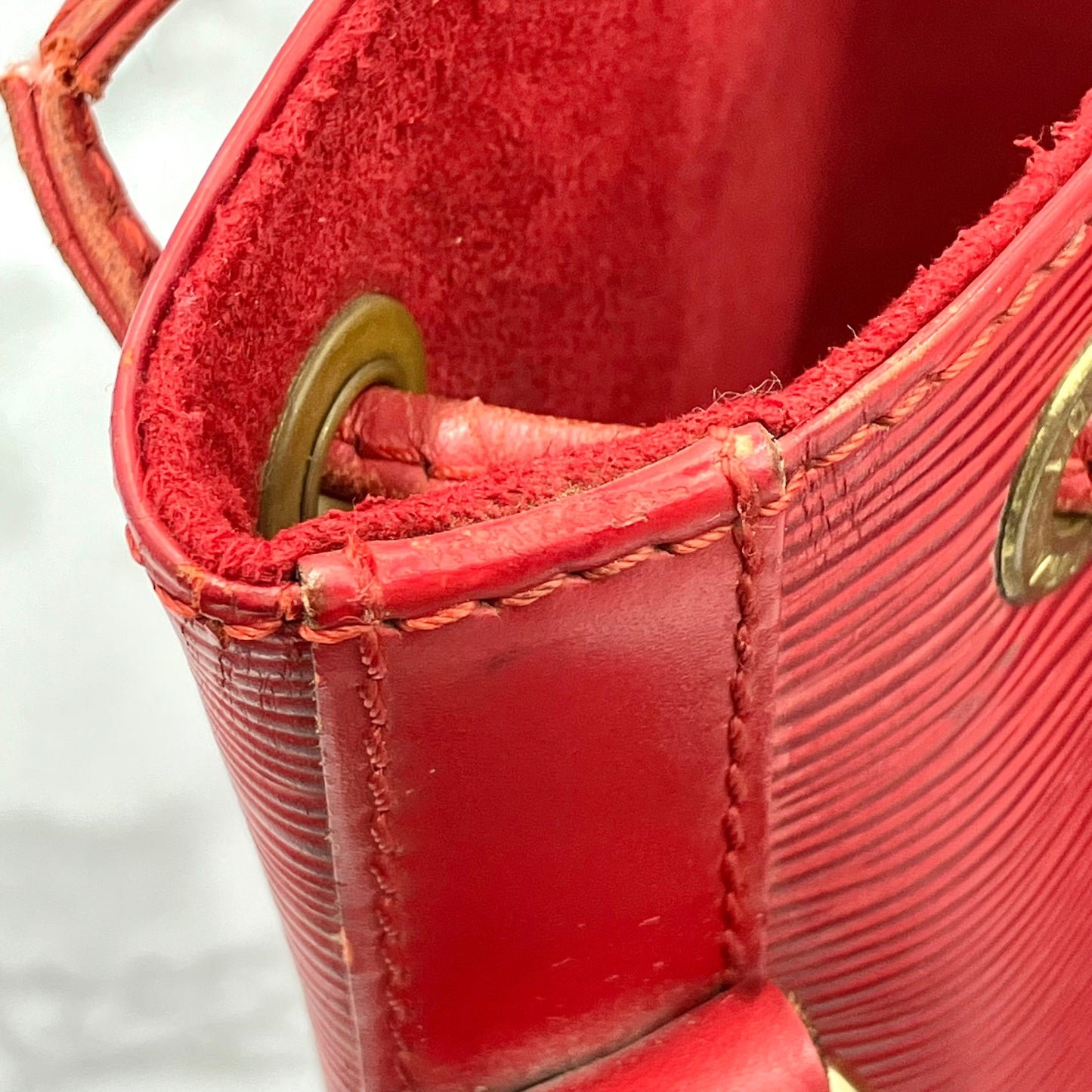 LOUIS VUITTON Epi petit noÃ©