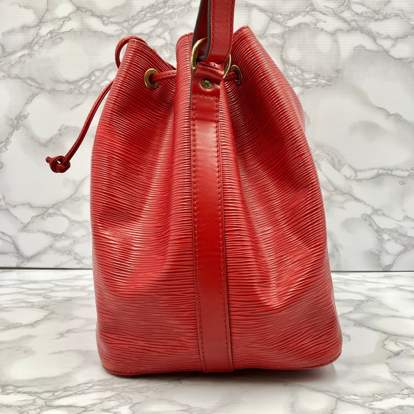 LOUIS VUITTON Epi petit noÃ©