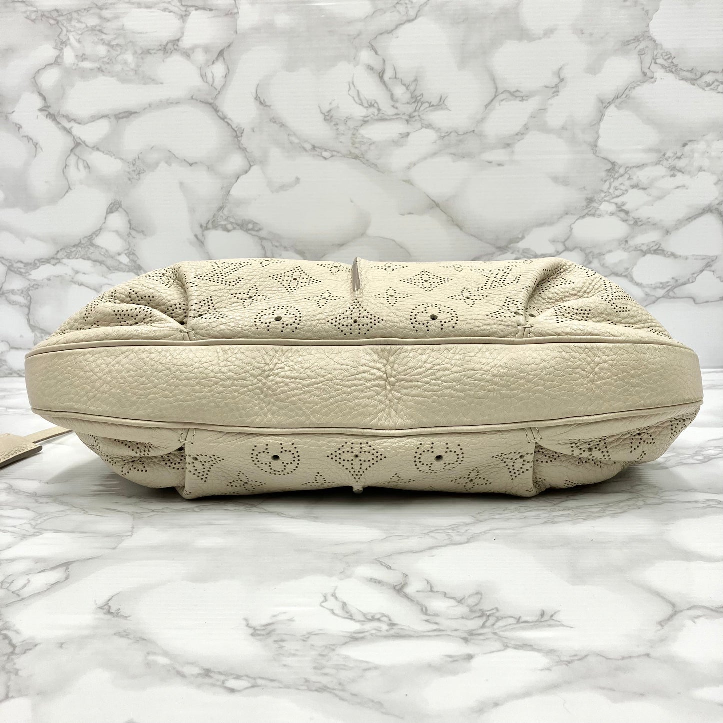 LOUIS VUITTON  Mahina Selene PM