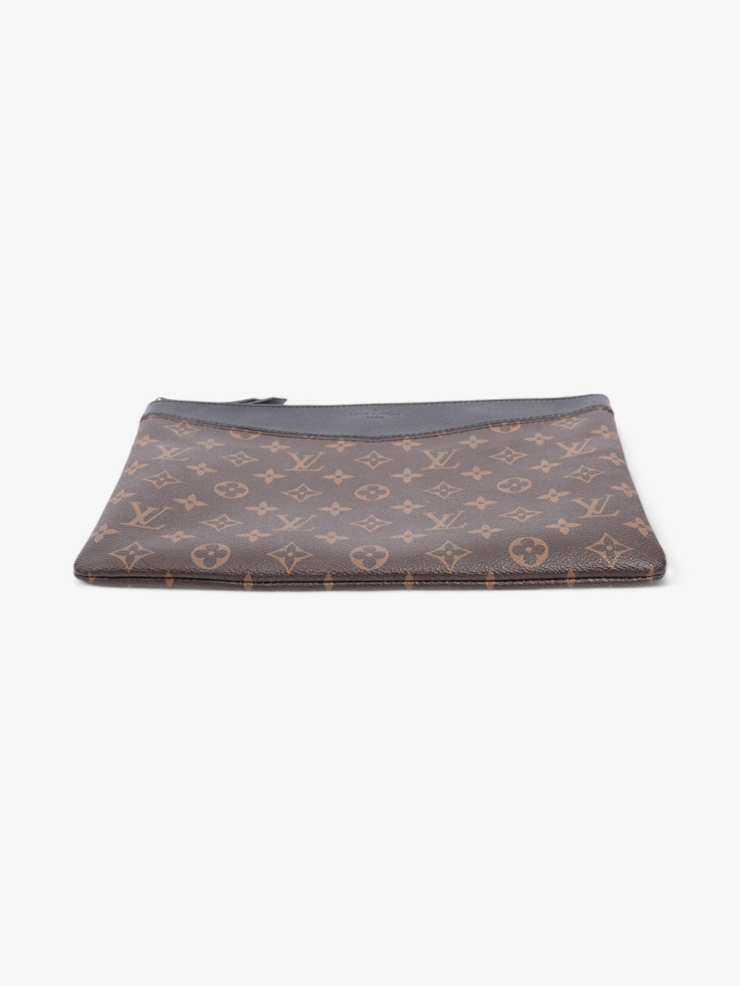 Louis Vuitton Daily Pouch Monogram / Black Coated Canvas