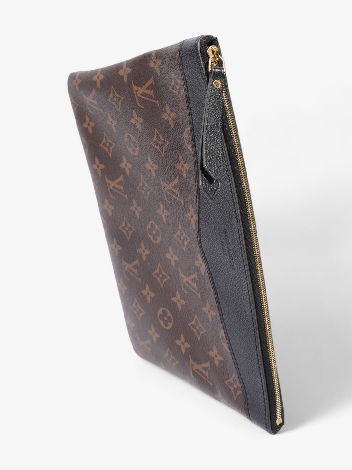 Louis Vuitton Daily Pouch Monogram / Black Coated Canvas