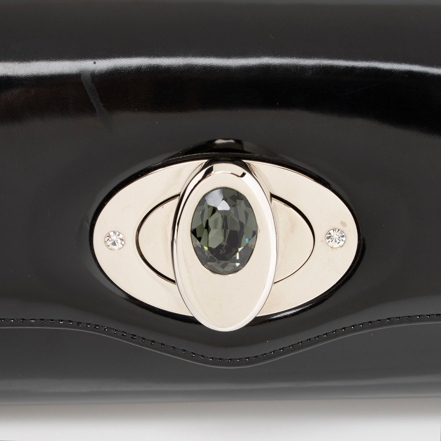 Judith Leiber Patent Leather Crystal Turnlock Clutch (SHF-D1Or7j)