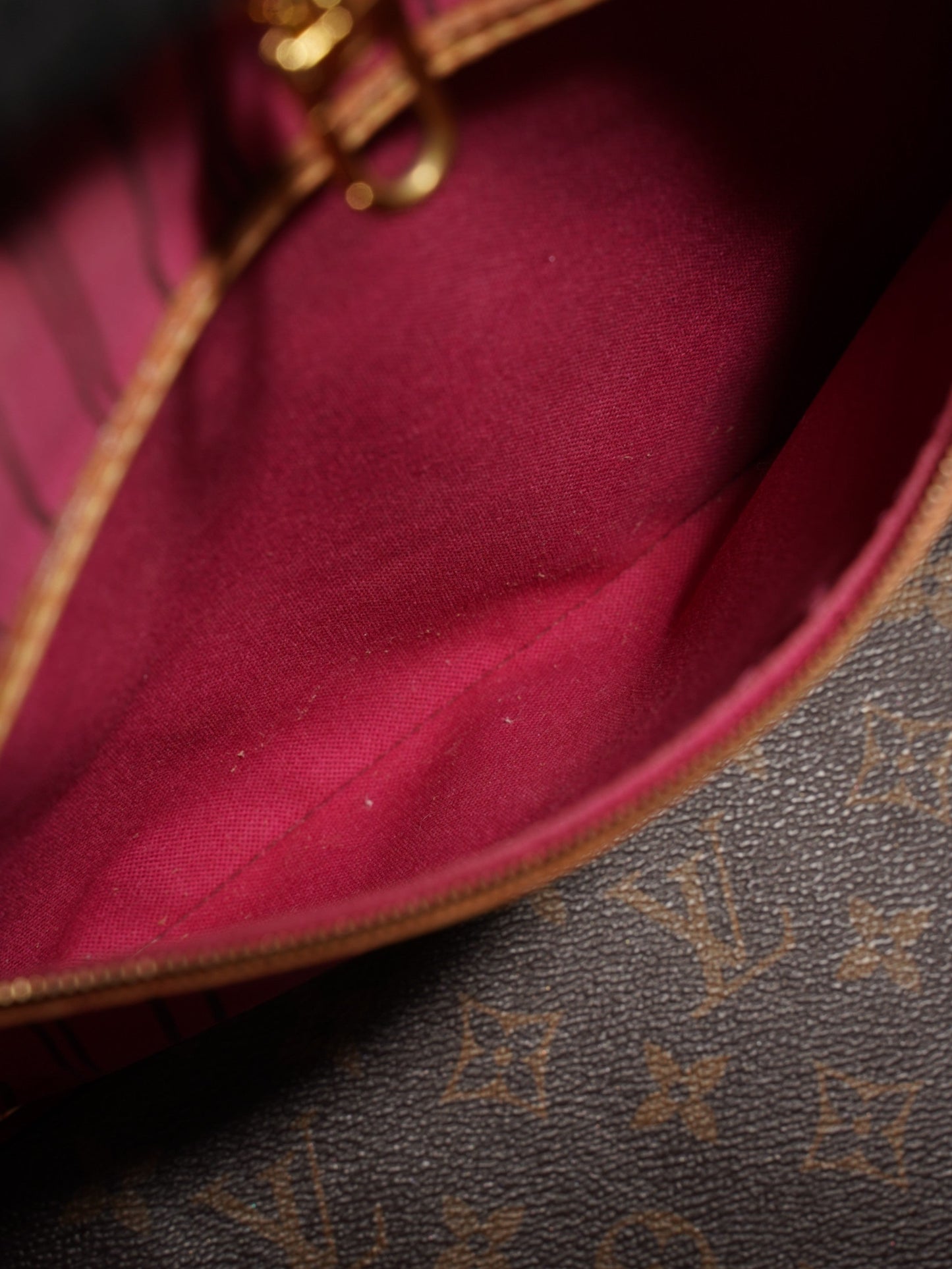 Louis Vuitton Neverfull Monogram Coated Canvas MM