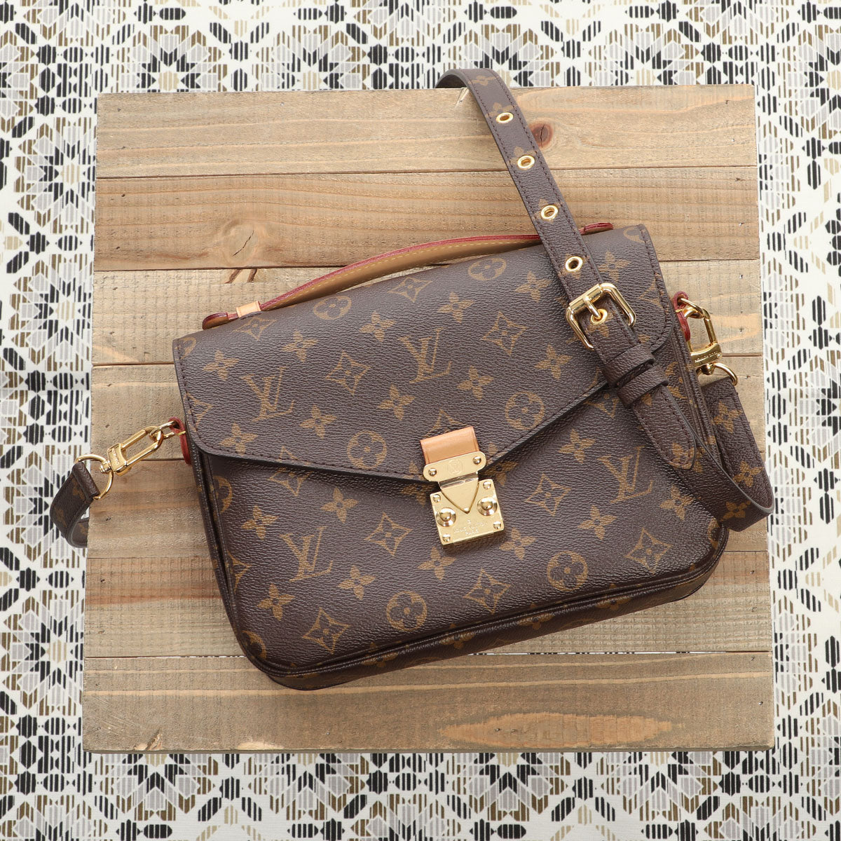 Louis Vuitton Monogram Pochette MÃ©tis