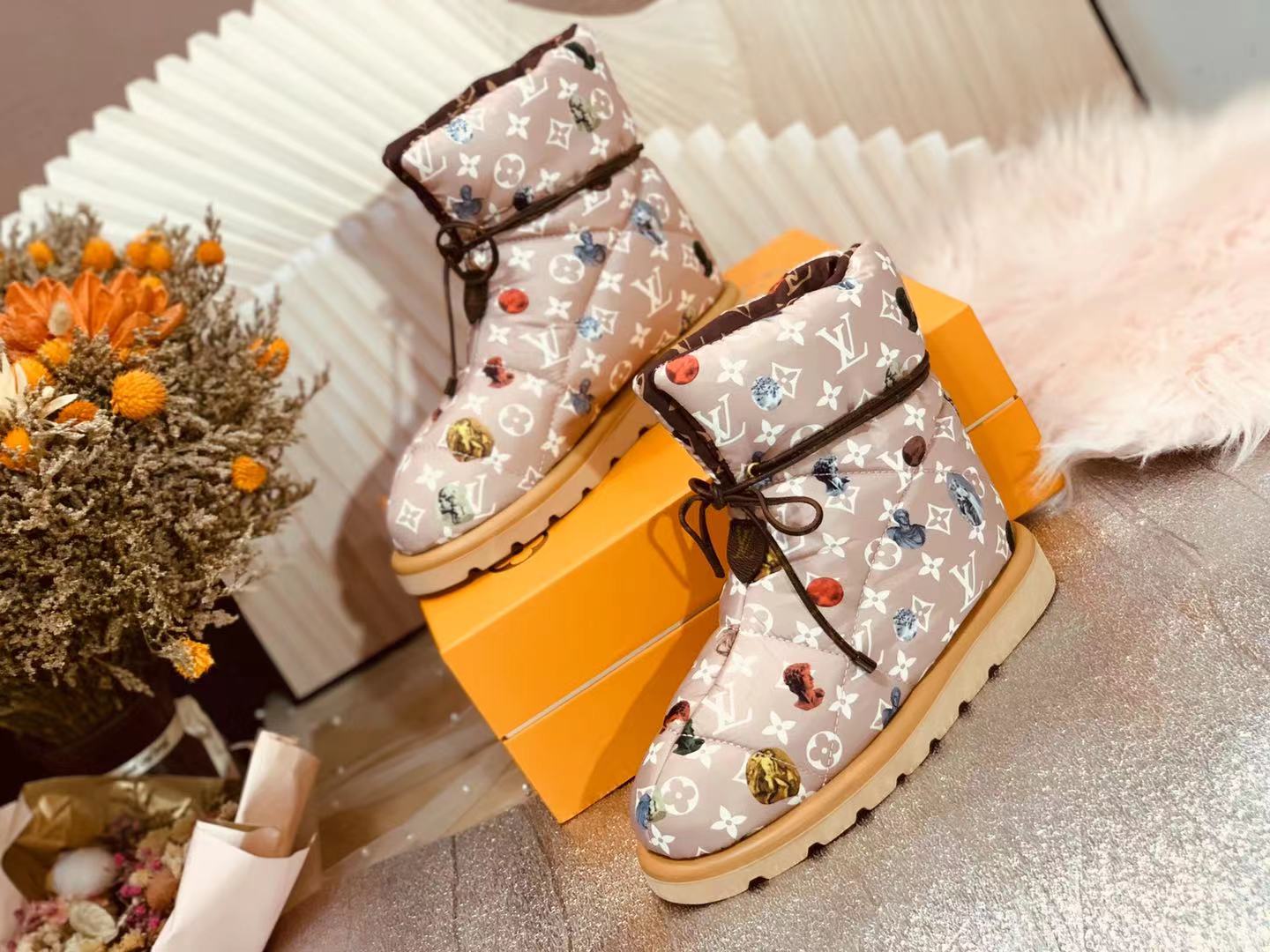 LV PILLOW COMFORT ANKLE BOOT GLMNOGRAM PINK
