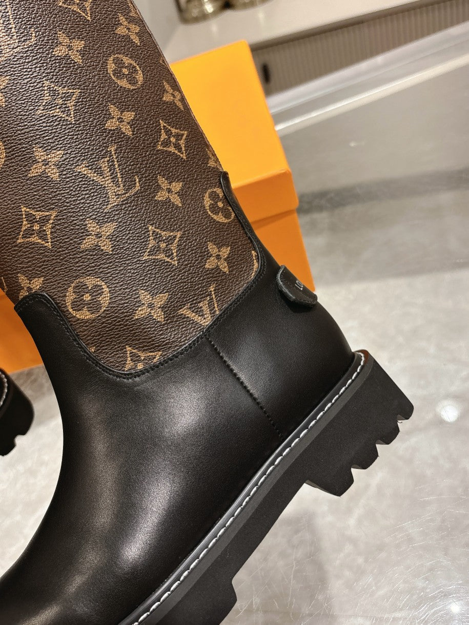 LV ASPEN PLATFORM ANKLE BOOT GLMNOGRAM BROWN