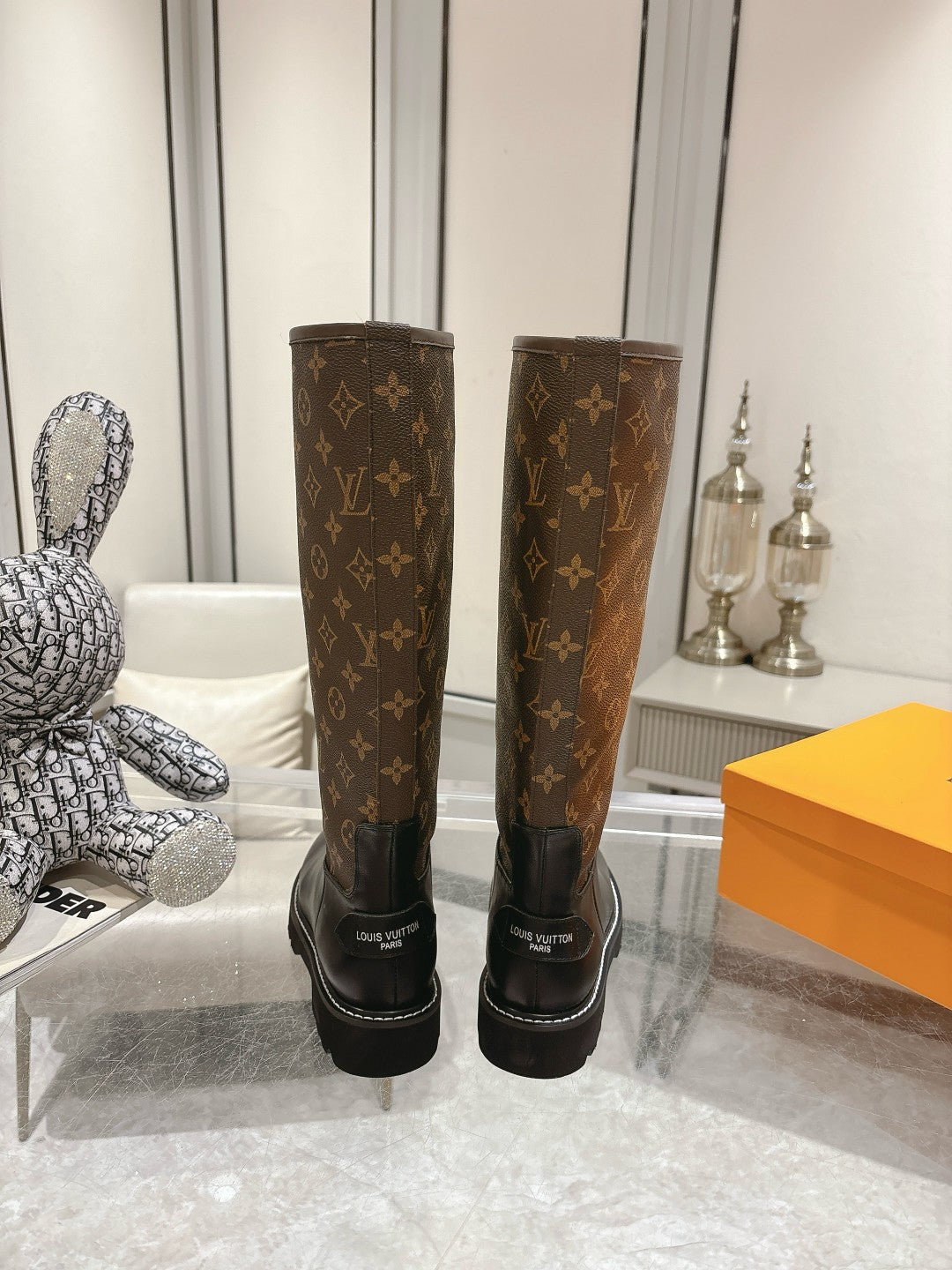 LV ASPEN PLATFORM ANKLE BOOT GLMNOGRAM BROWN