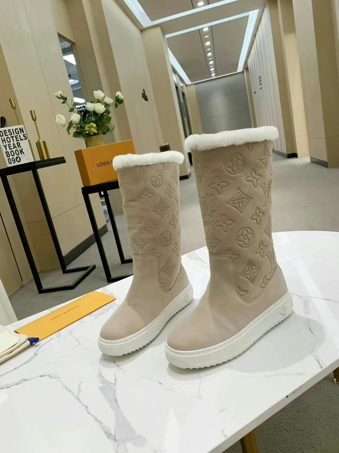 LV SUEDE GLMNOGRAM BOOTS BEIGE
