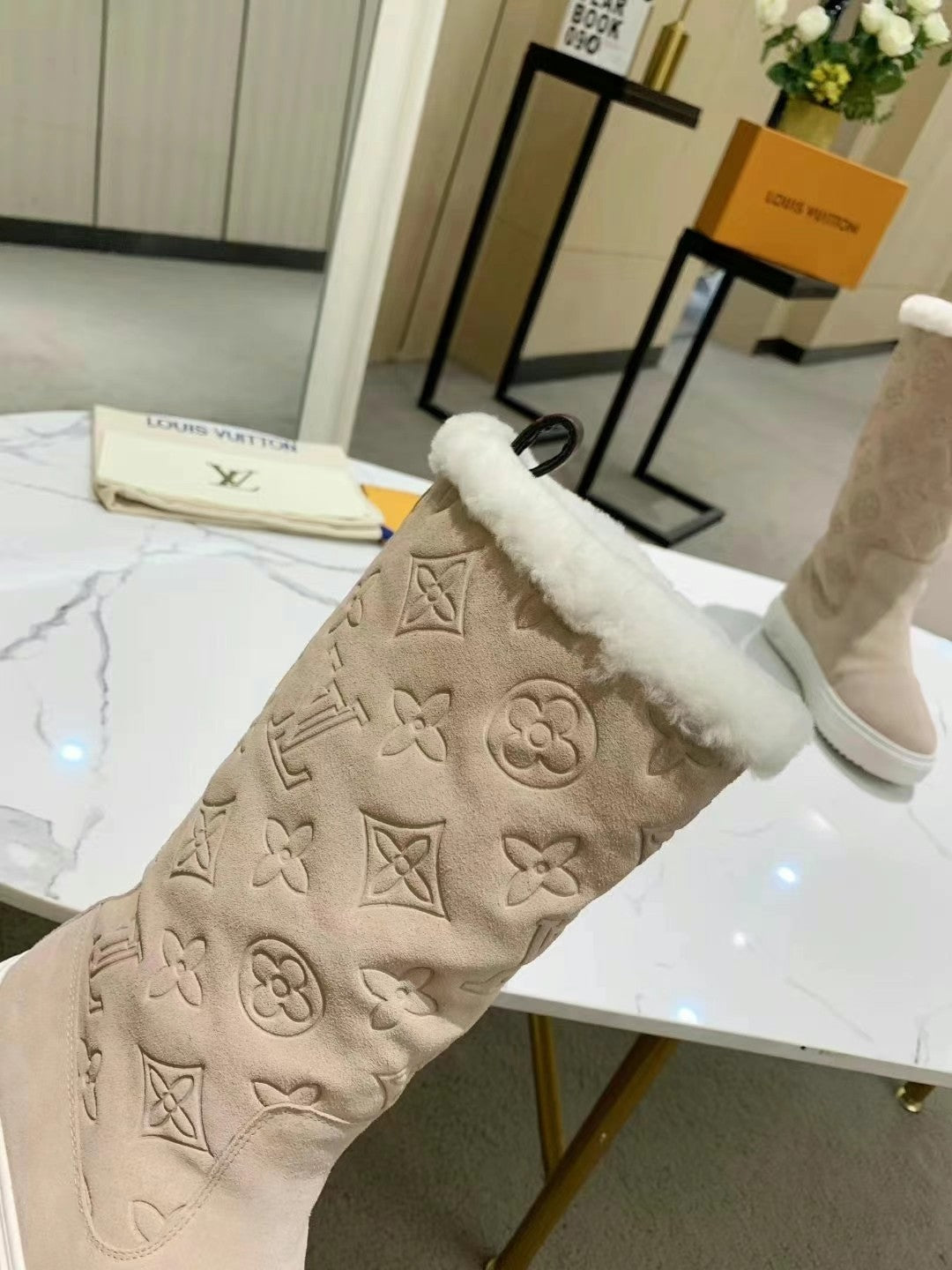 LV SUEDE GLMNOGRAM BOOTS BEIGE