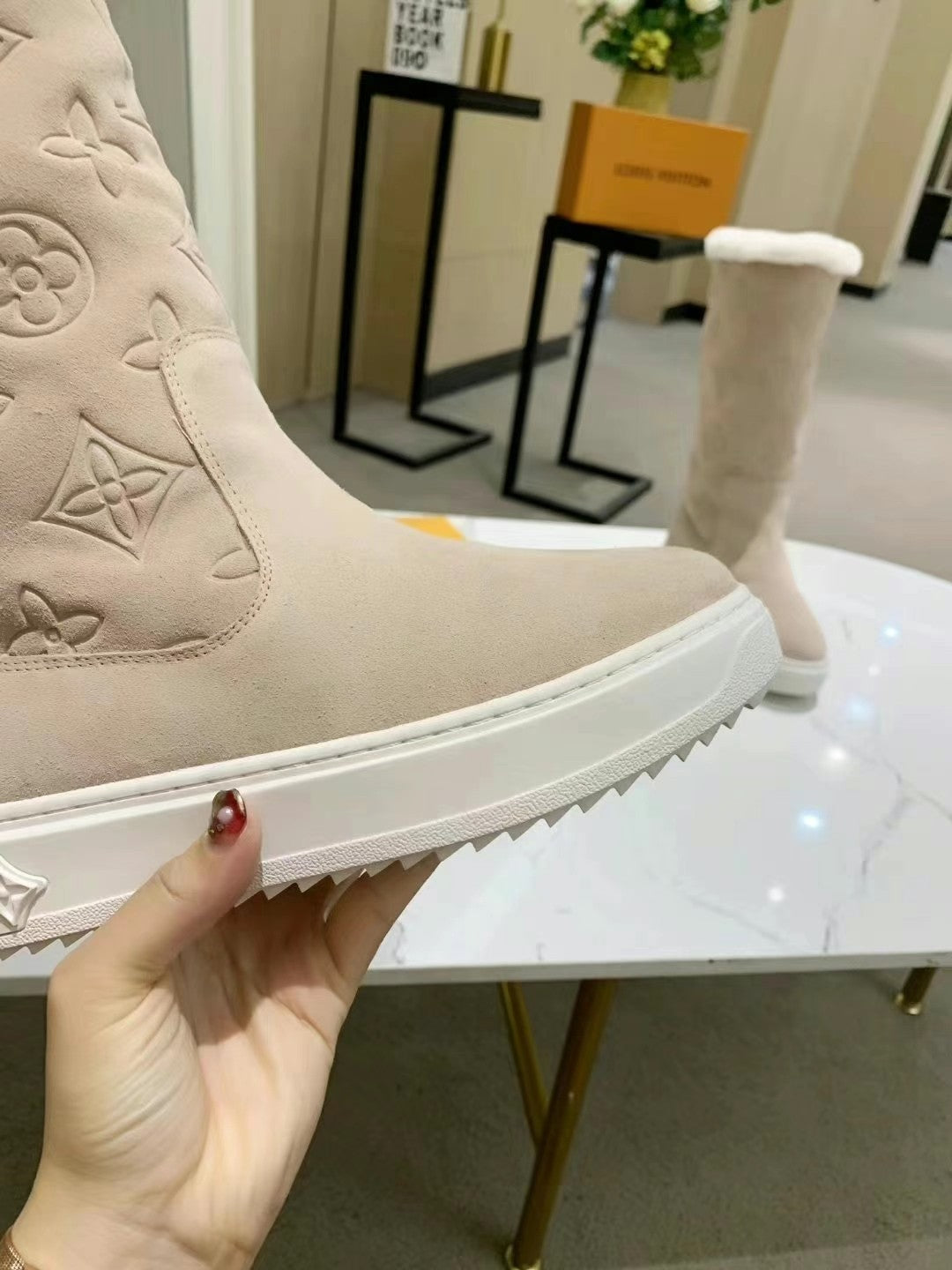 LV SUEDE GLMNOGRAM BOOTS BEIGE