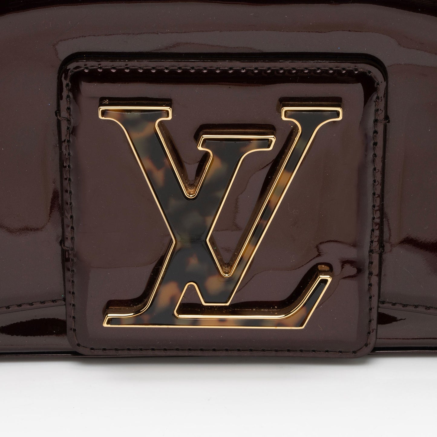Louis Vuitton Patent Leather Sobe Clutch (SHF-7JtuWT)