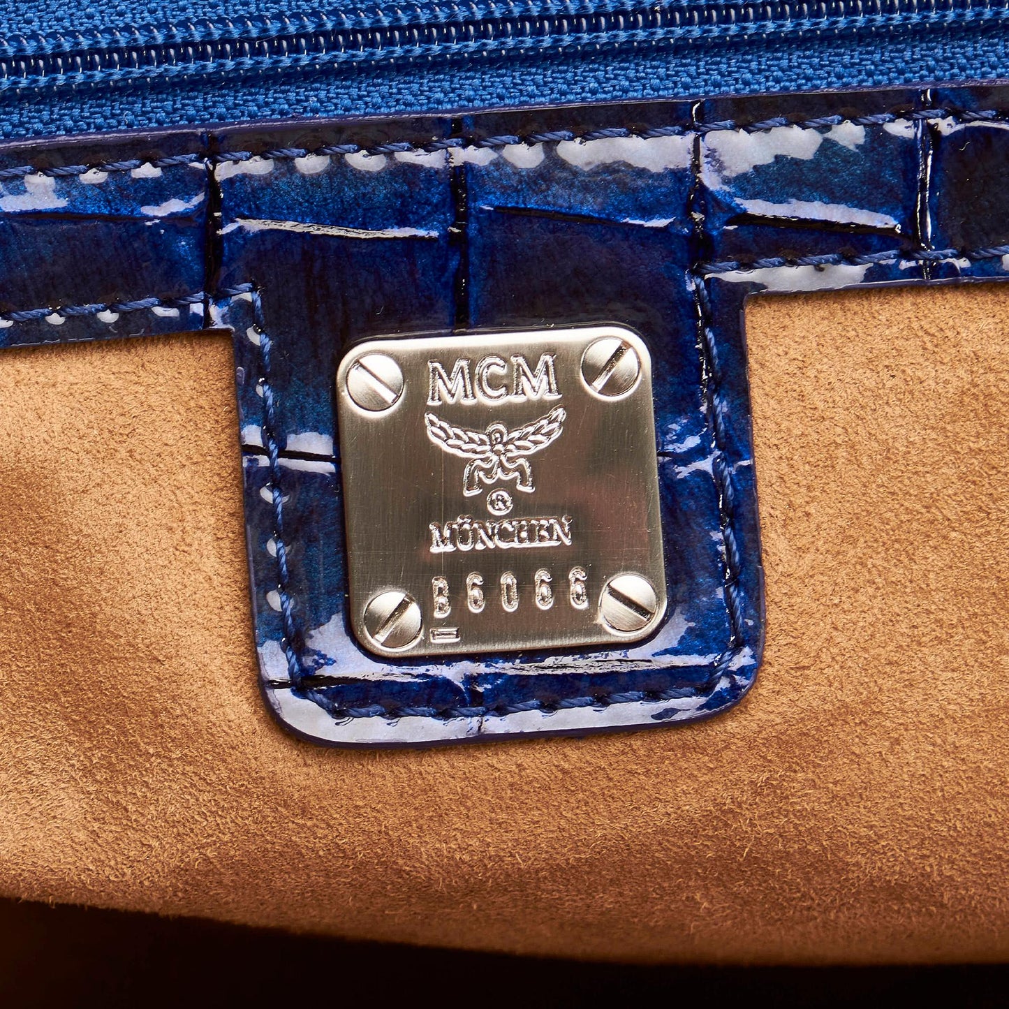 MCM Embossed Patent Leather Tote Bag (SHG-37478)