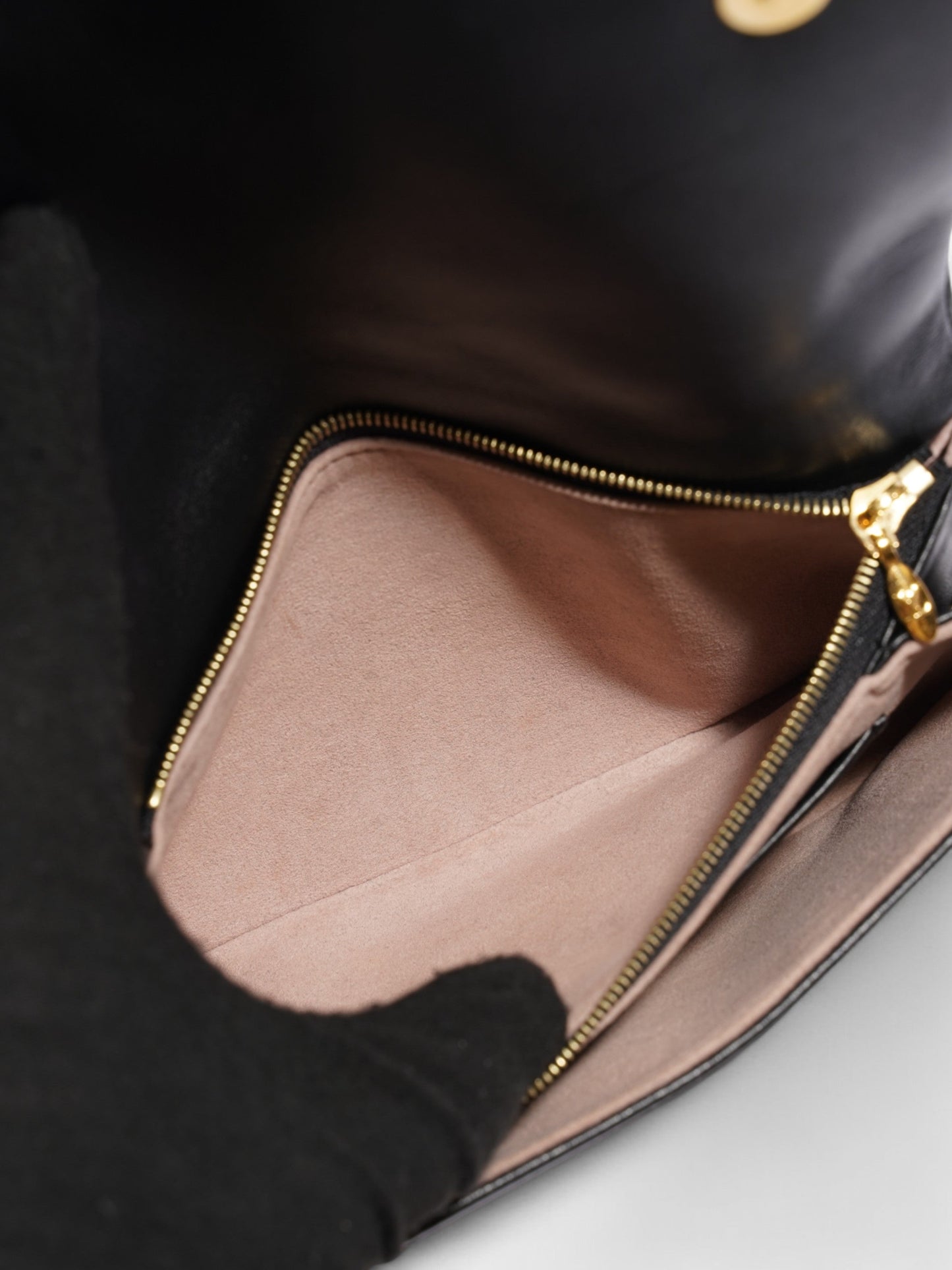 Louis Vuitton Pochette Coussin Monogram Empreinte Empreinte Leather