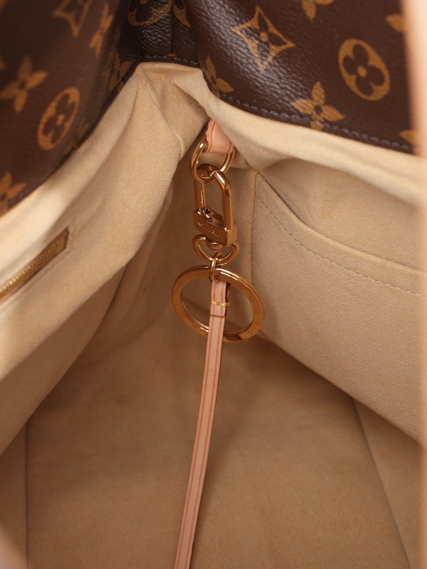 Louis Vuitton Artsy MM Monogram Coated Canvas