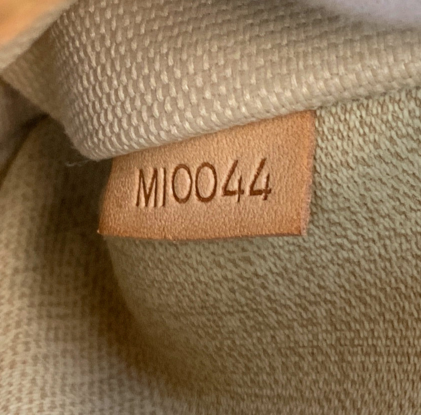 Louis Vuitto Deauville Monogram Canvas Handbag