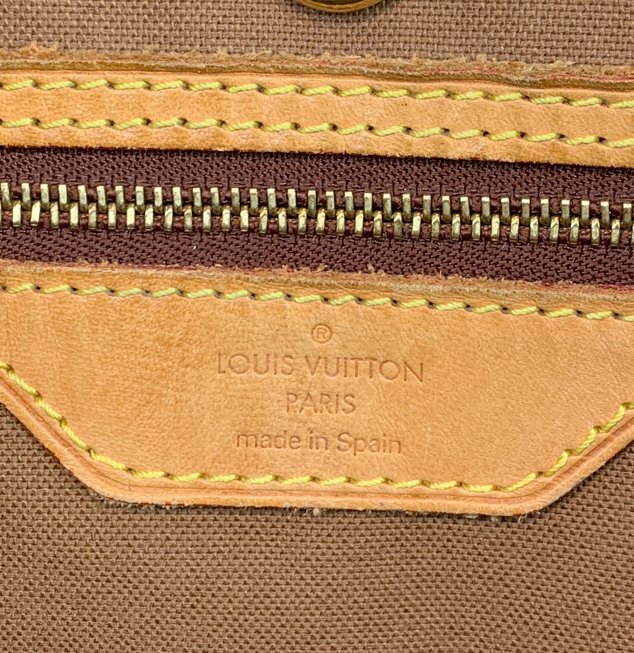Louis Vuitto Batignolles Monogram Canvas Handbag