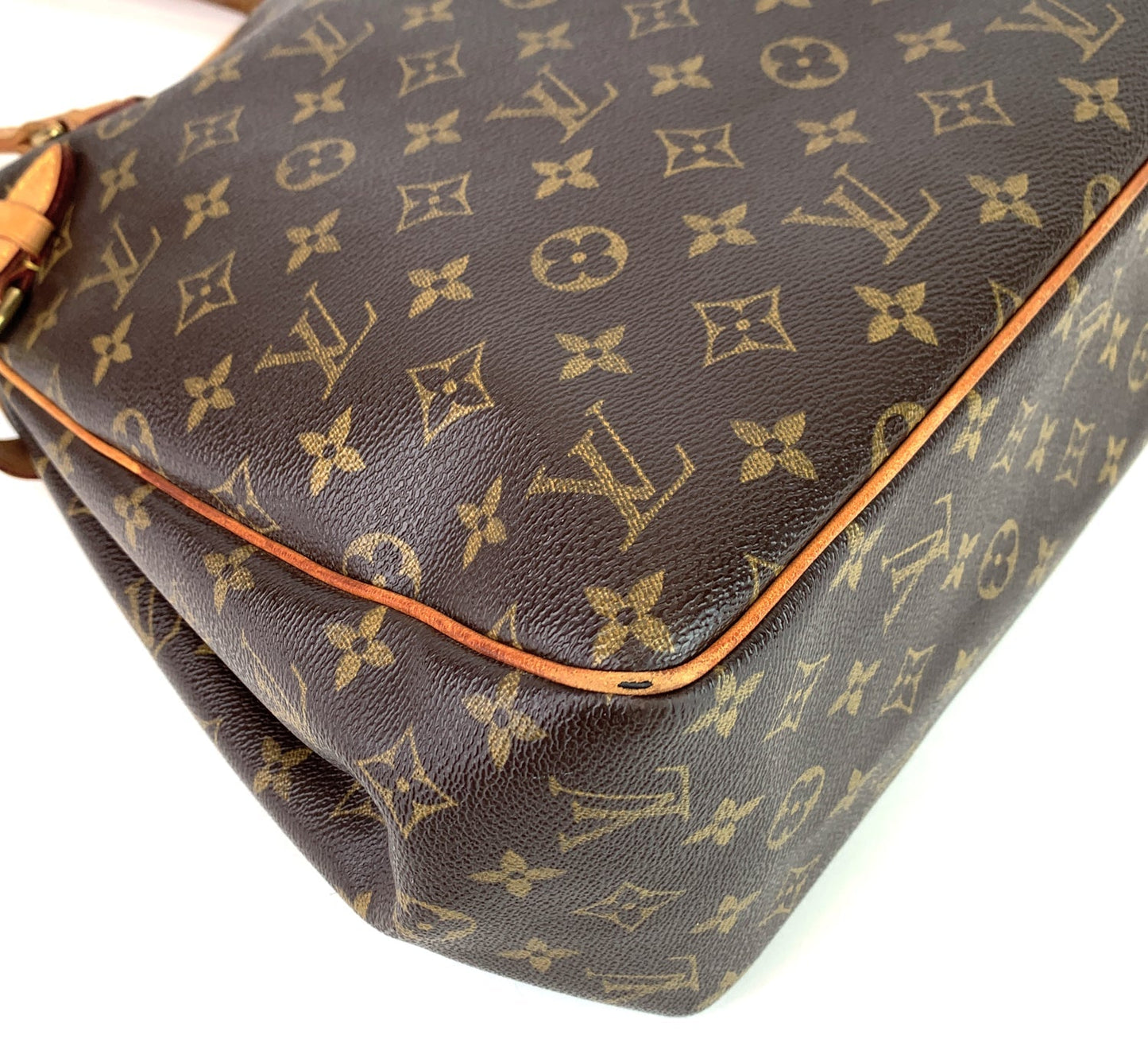Louis Vuitto Batignolles Monogram Canvas Handbag