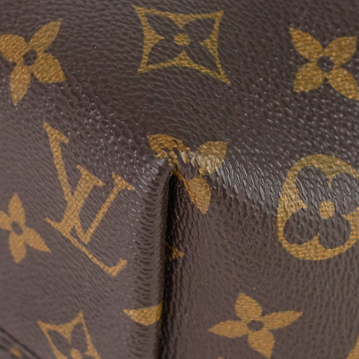 Louis Vuitto Turenne MM Monogram Canvas Bag