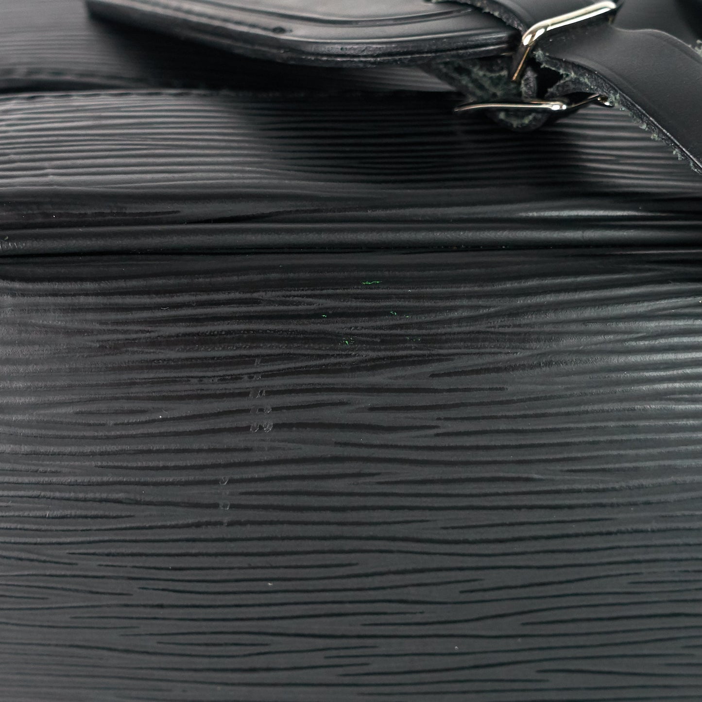 Louis Vuitto Sirius 45 Black Epi Leather Case