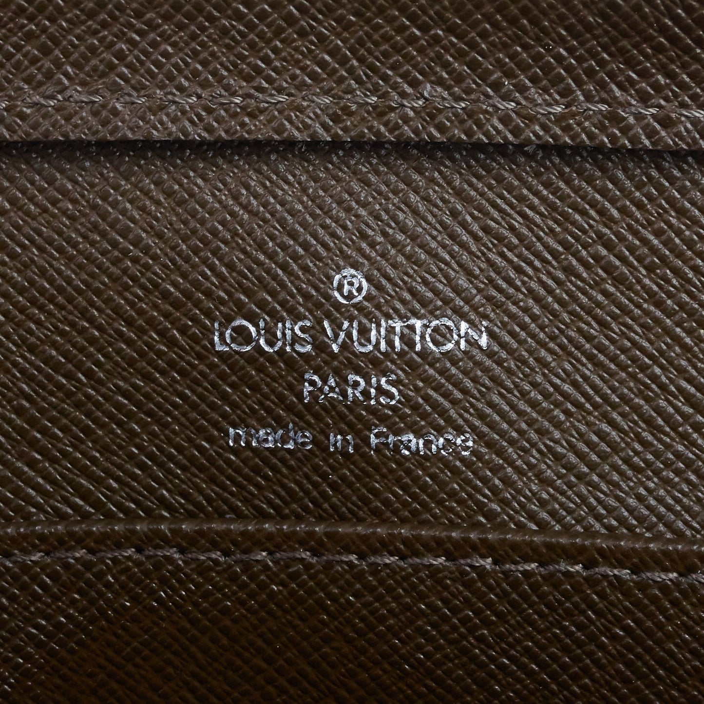 Louis Vuitto Pochette Baikal Grizzli Taiga Leather Bag