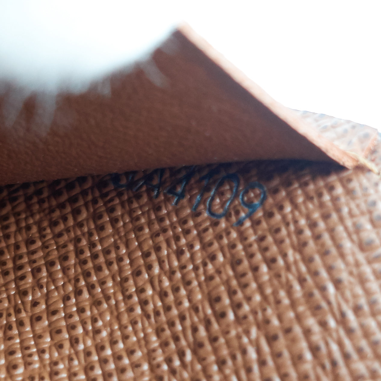Louis Vuitto Card Holder Monogram Canvas Wallet