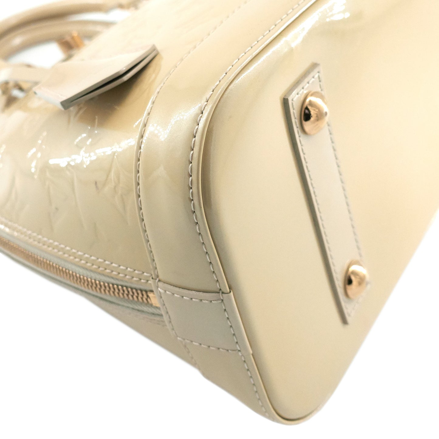 Louis Vuitto Alma PM Monogram Vernis Leather Handbag