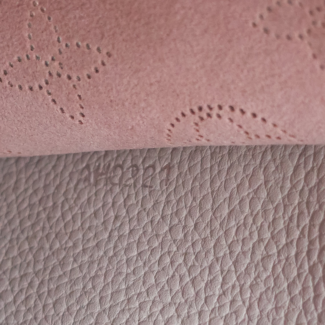 Louis Vuitto Muria Mahina Leather Hobo Bag