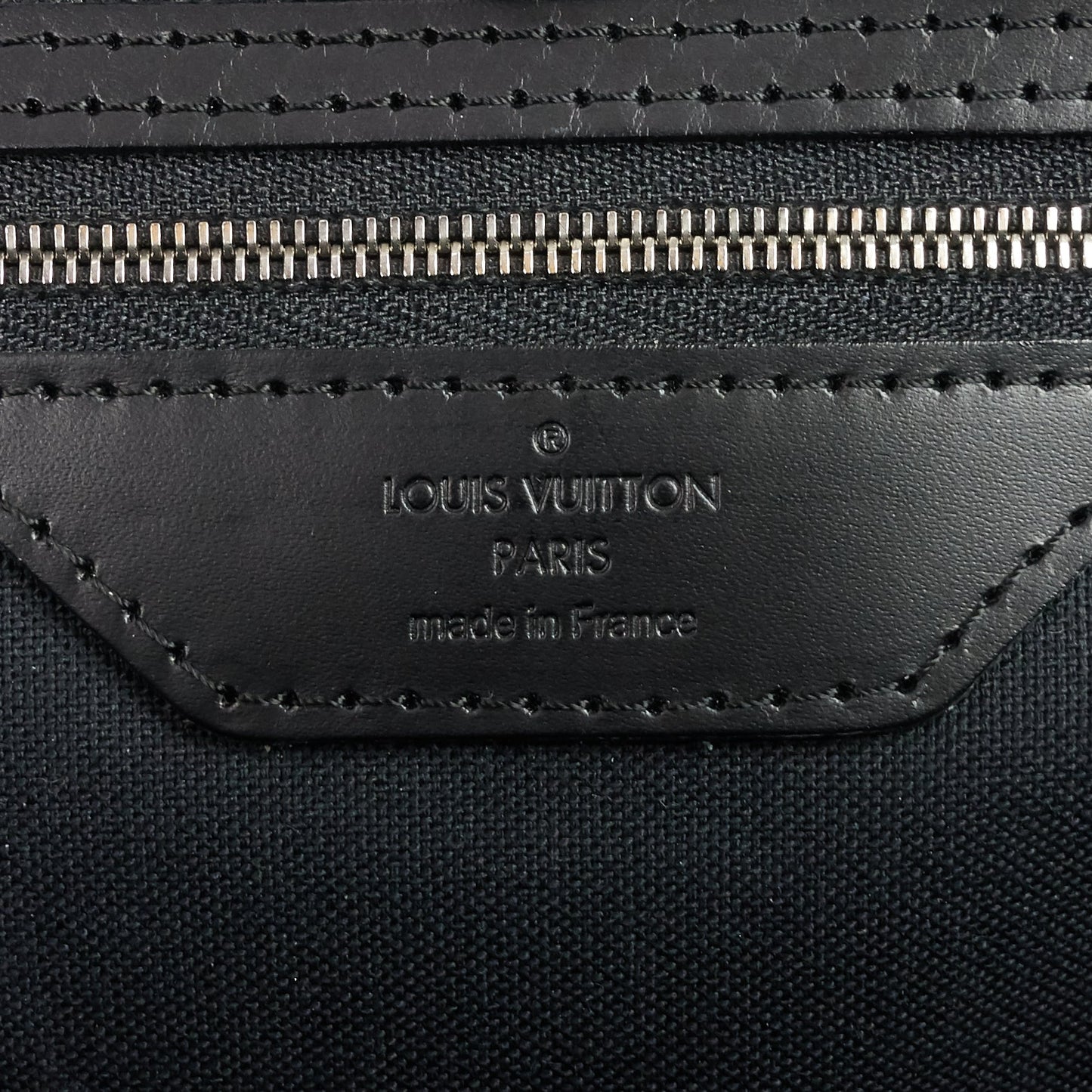 Louis Vuitto Leoh Damier Graphite Canvas Messenger Bag