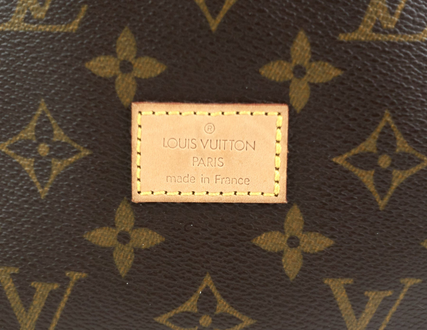 Louis Vuitto Saumur 25 Monogram Canvas Shoulder Bag