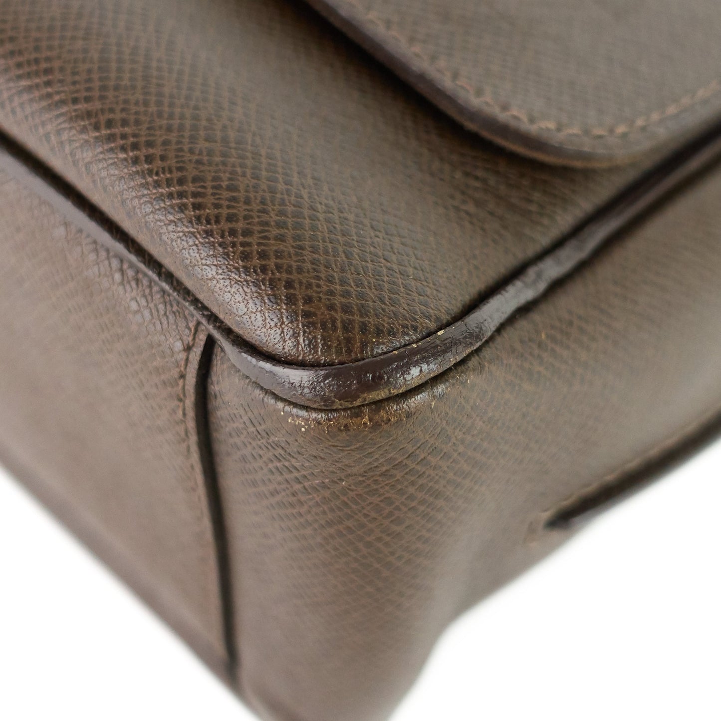 Louis Vuitto Roman MM Taiga Leather Messenger Bag