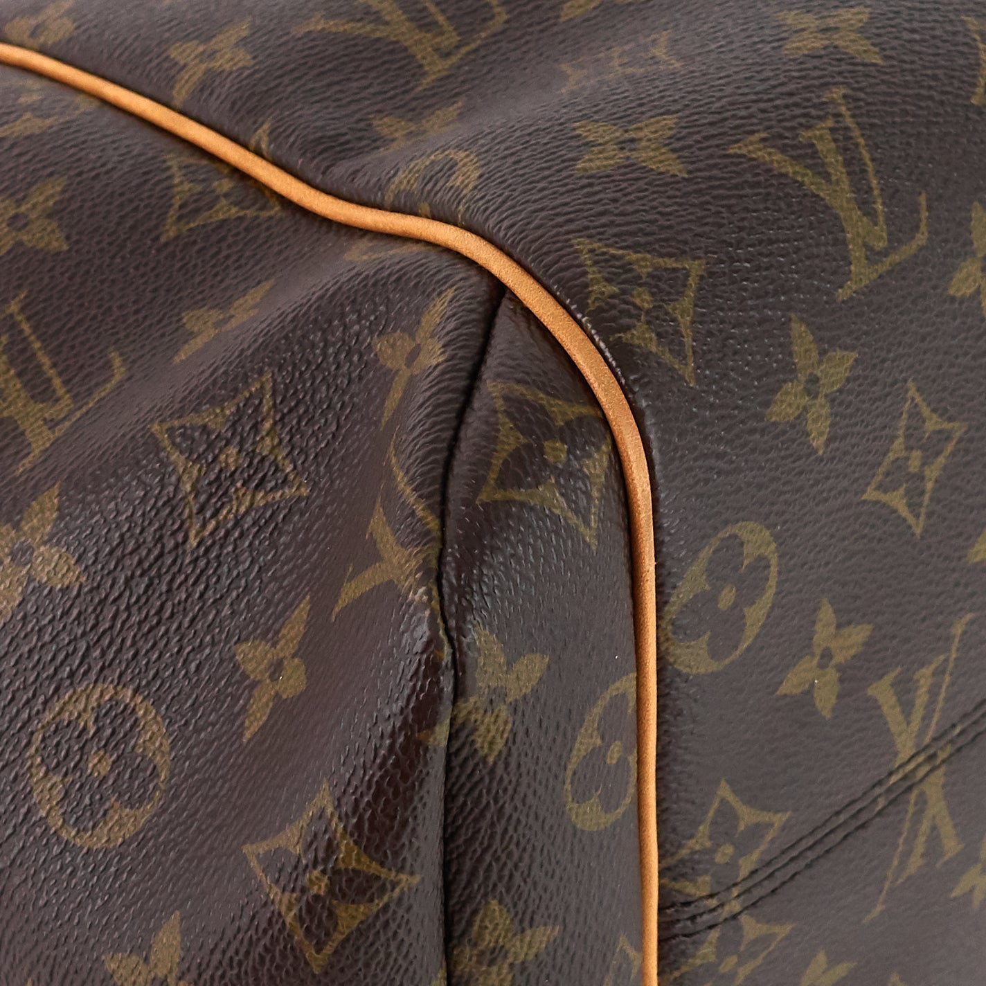 Louis Vuitto Totally MM Monogram Canvas Bag