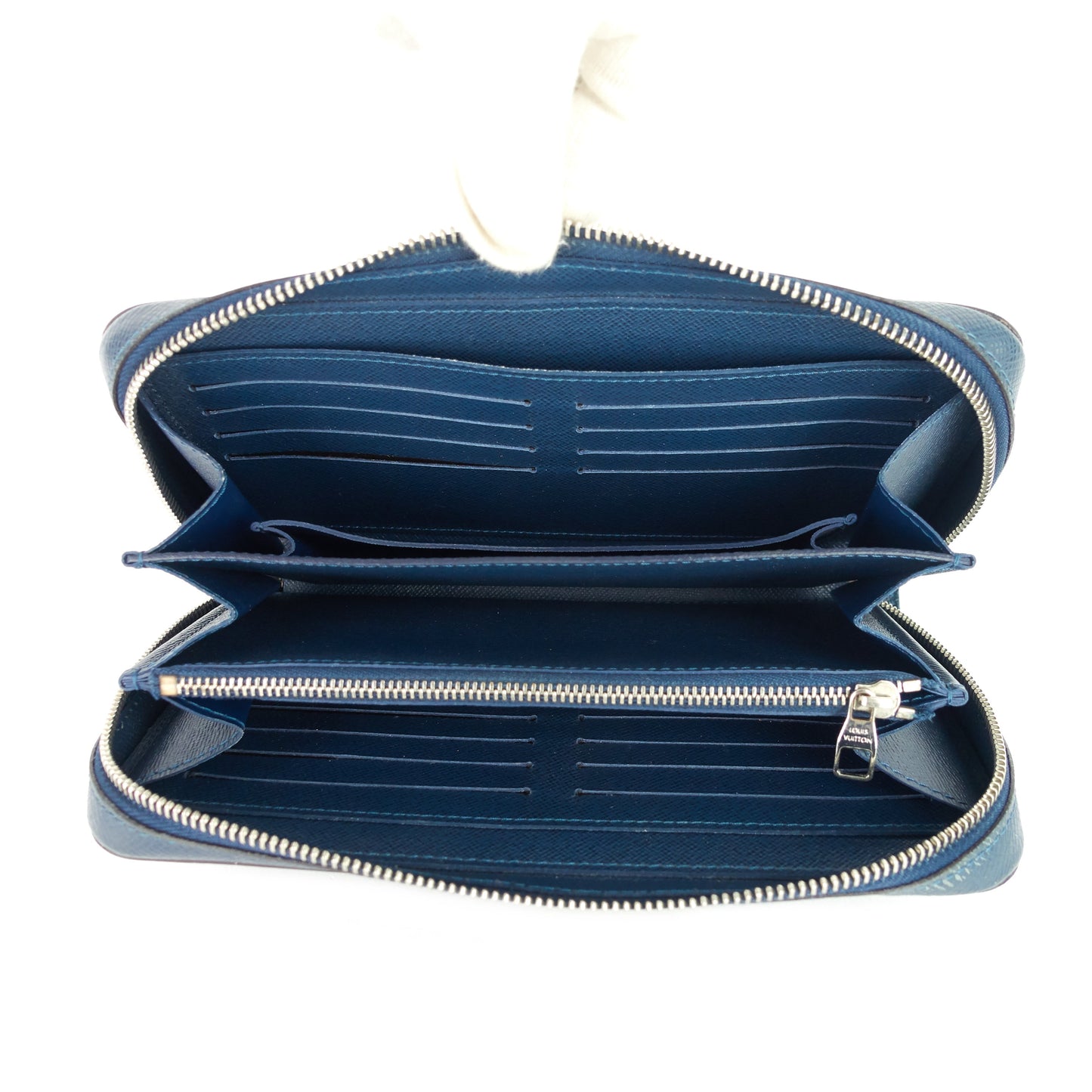 Louis Vuitto Zippy XL Taiga Leather Organizer Wallet