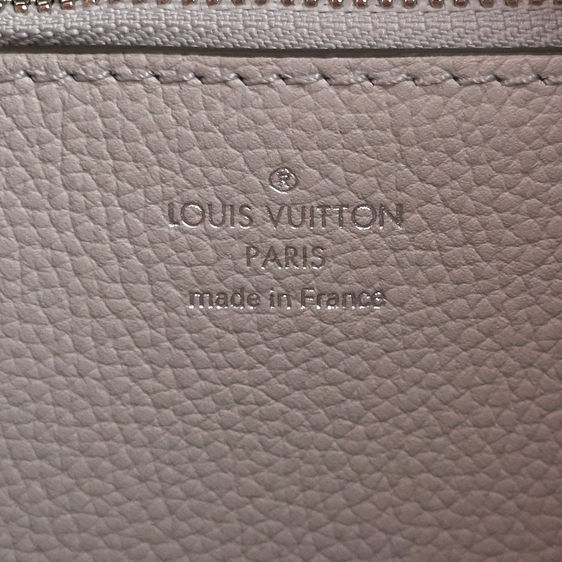 Louis Vuitto Muria Mahina Leather Hobo Bag