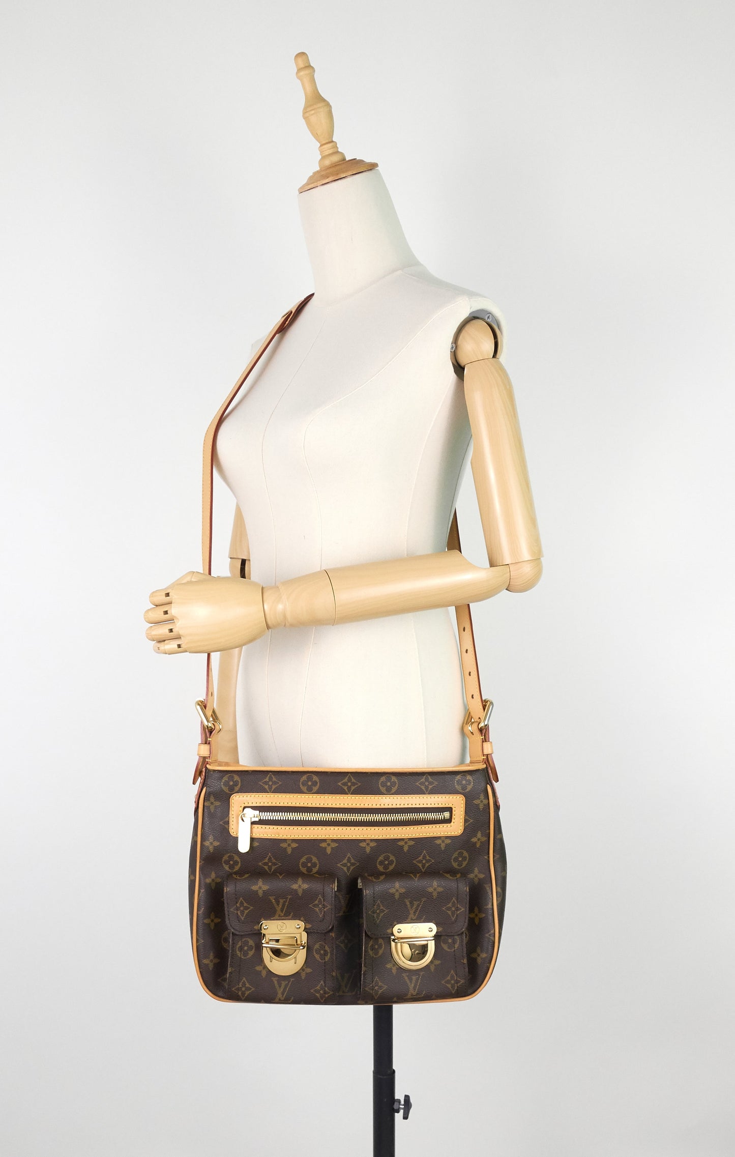 Louis Vuitto Hudson GM Monogram Canvas Bag