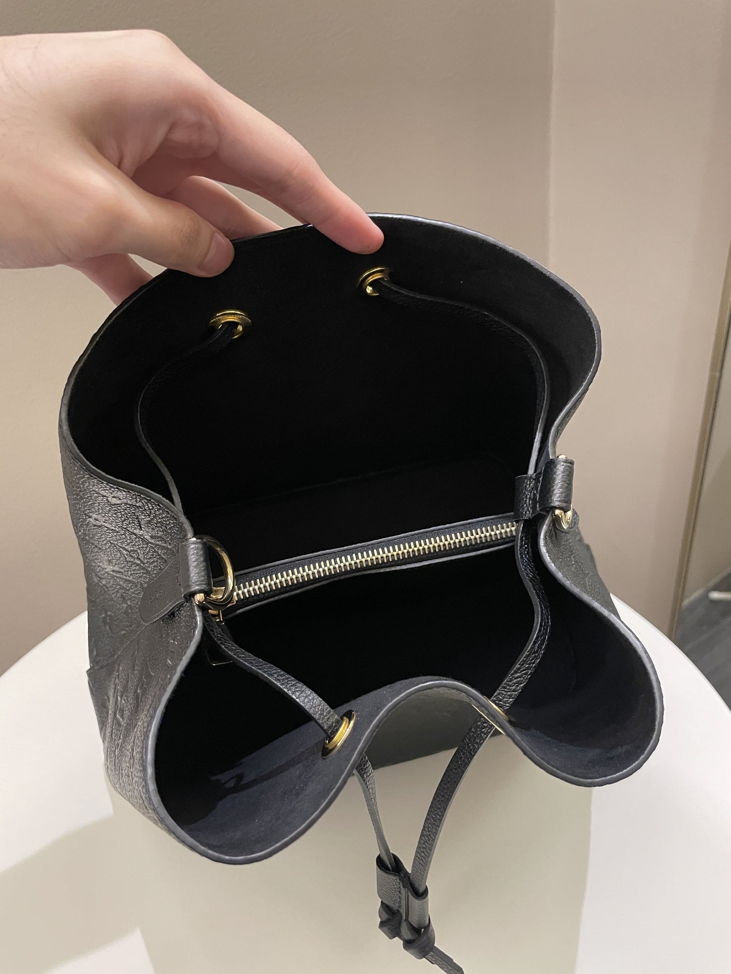 Louis Vuitton Neo Noe Bucket Bag Black Empreinte Leather