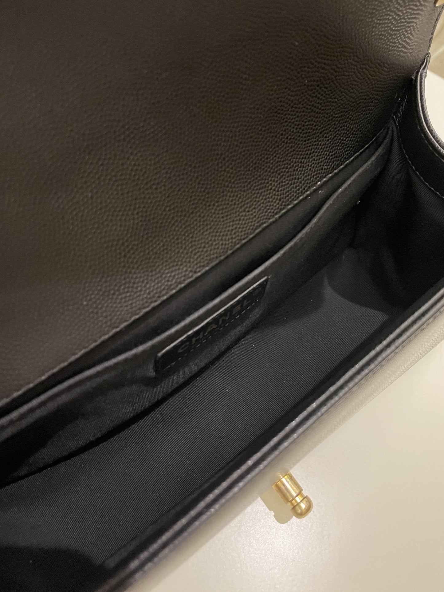 Chanel Quilted Boy Old Medium Black Caviar