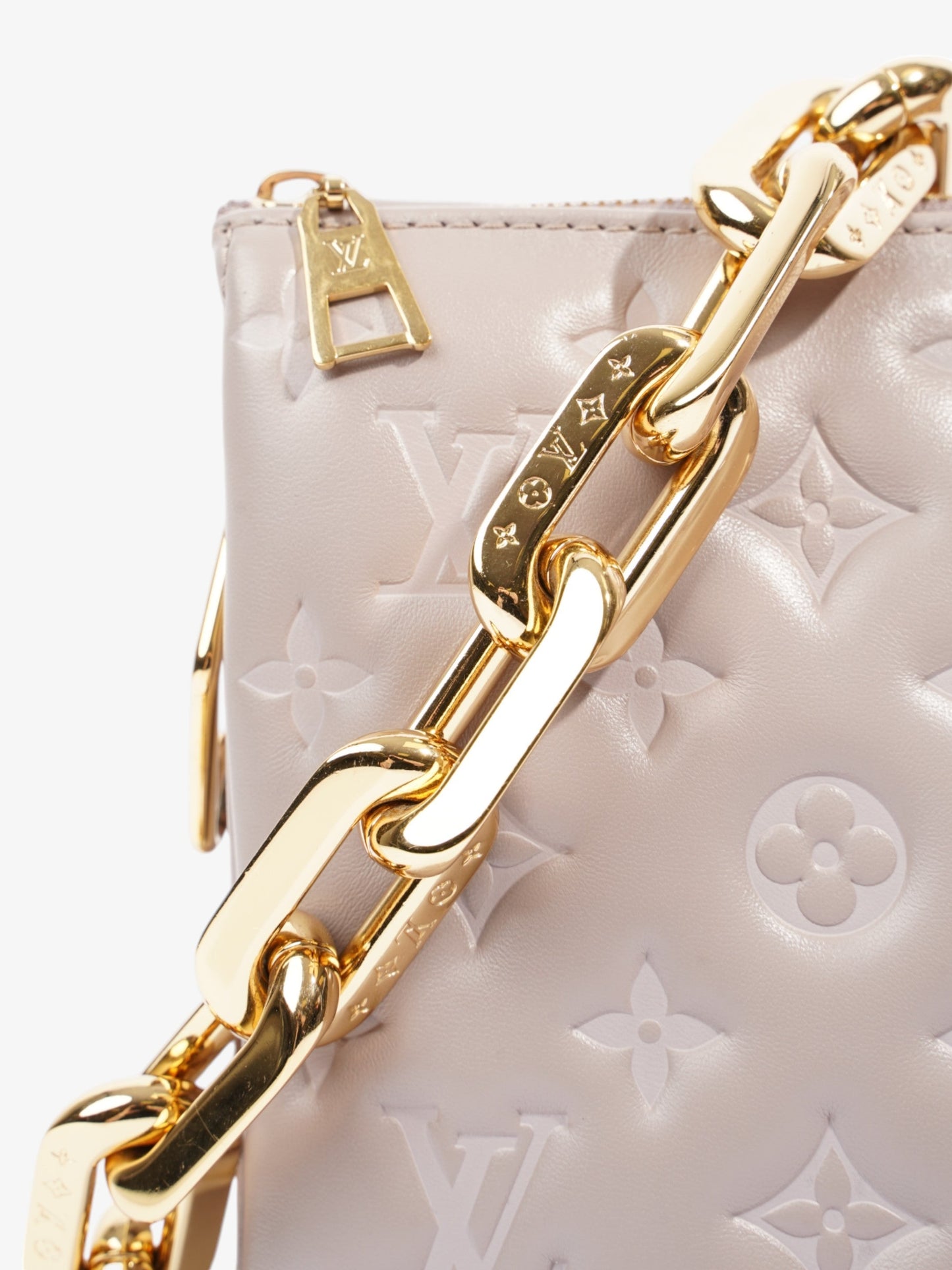 Louis Vuitton Coussin Pearle Leather MM