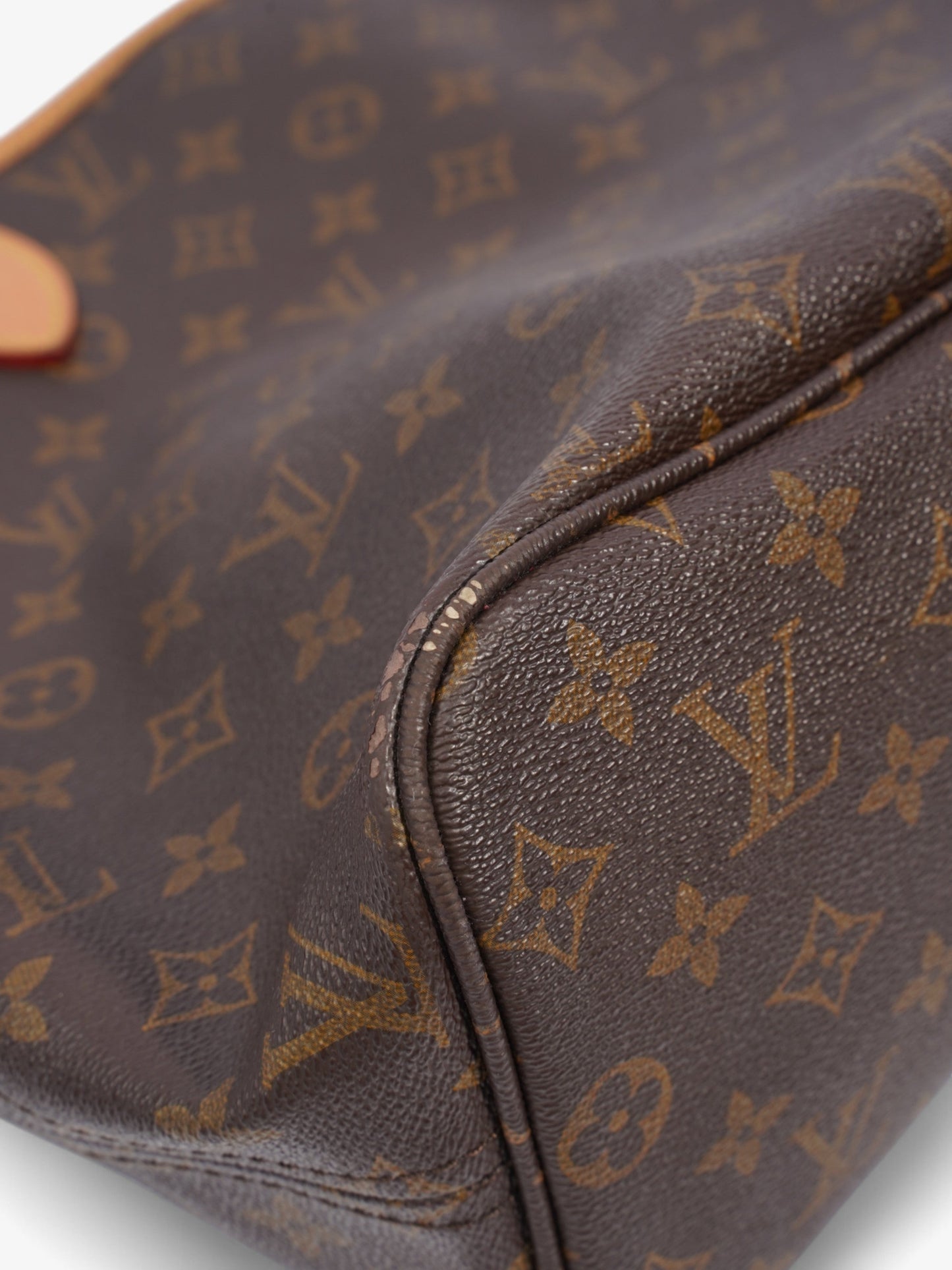 Louis Vuitton Neverfull Monogram Coated Canvas MM