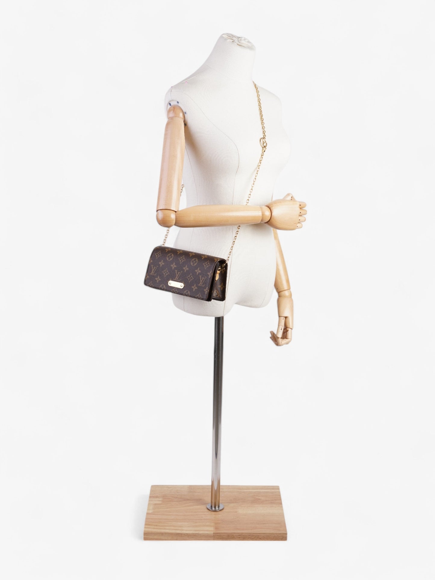 Louis Vuitton Lily Wallet on Chain Monogram Canvas