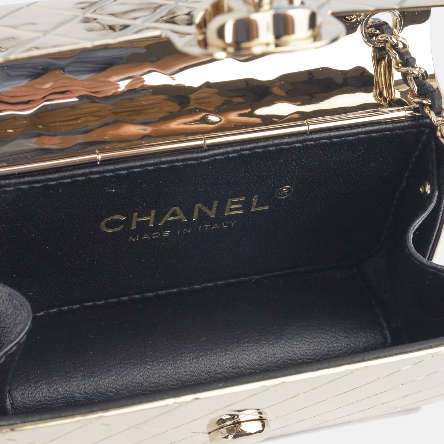 Chanel MÃ©tiers dâ€™Art Trunk