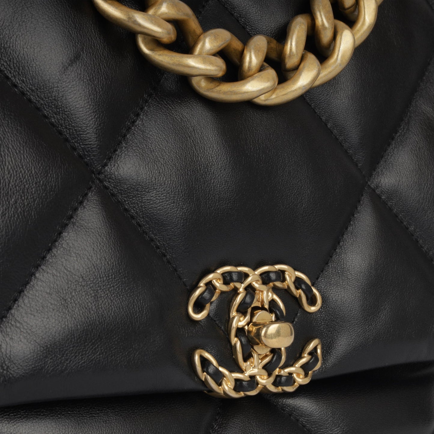 Chanel Maxi 19 Flap