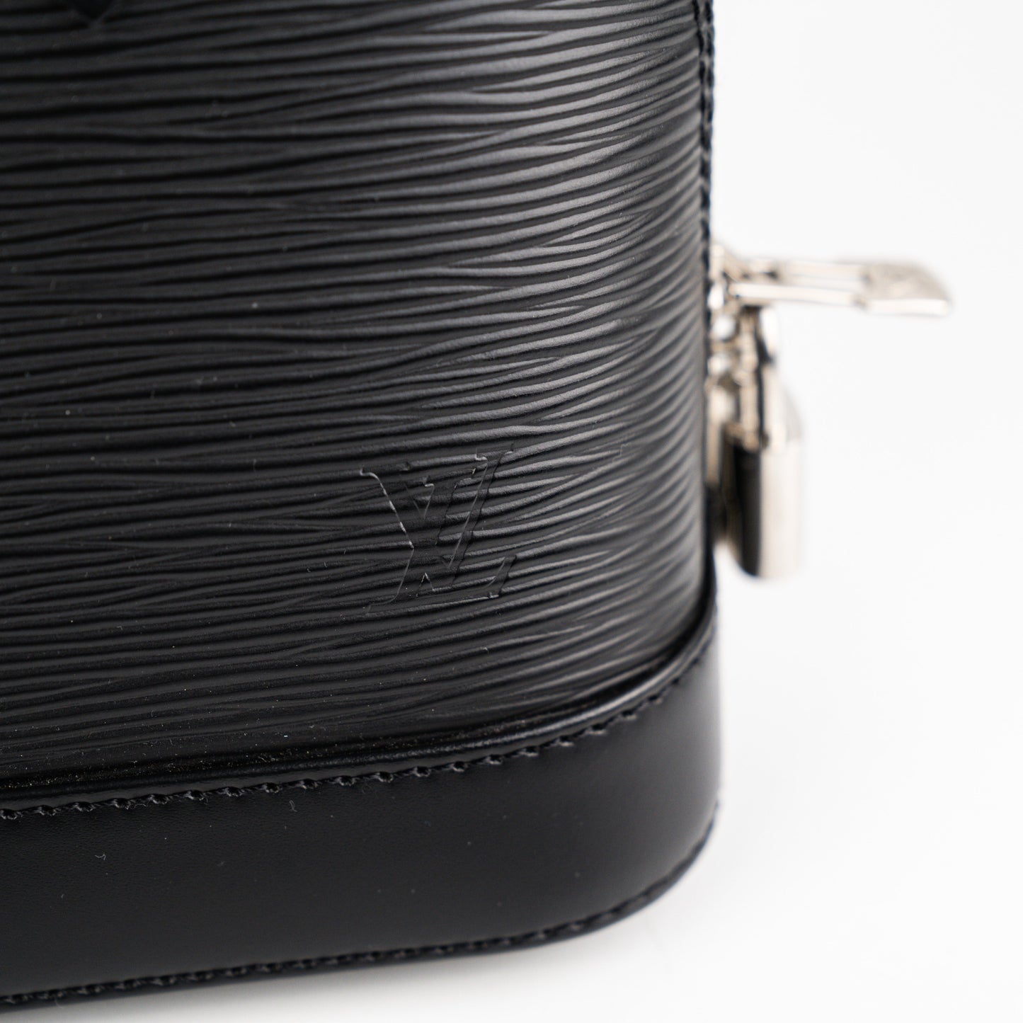 Louis Vuitton Alma BB Epi Black