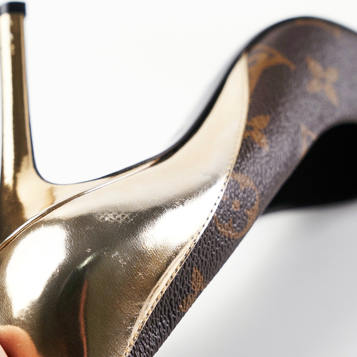 Louis Vuitton Heels Monogram/Gold Size 35