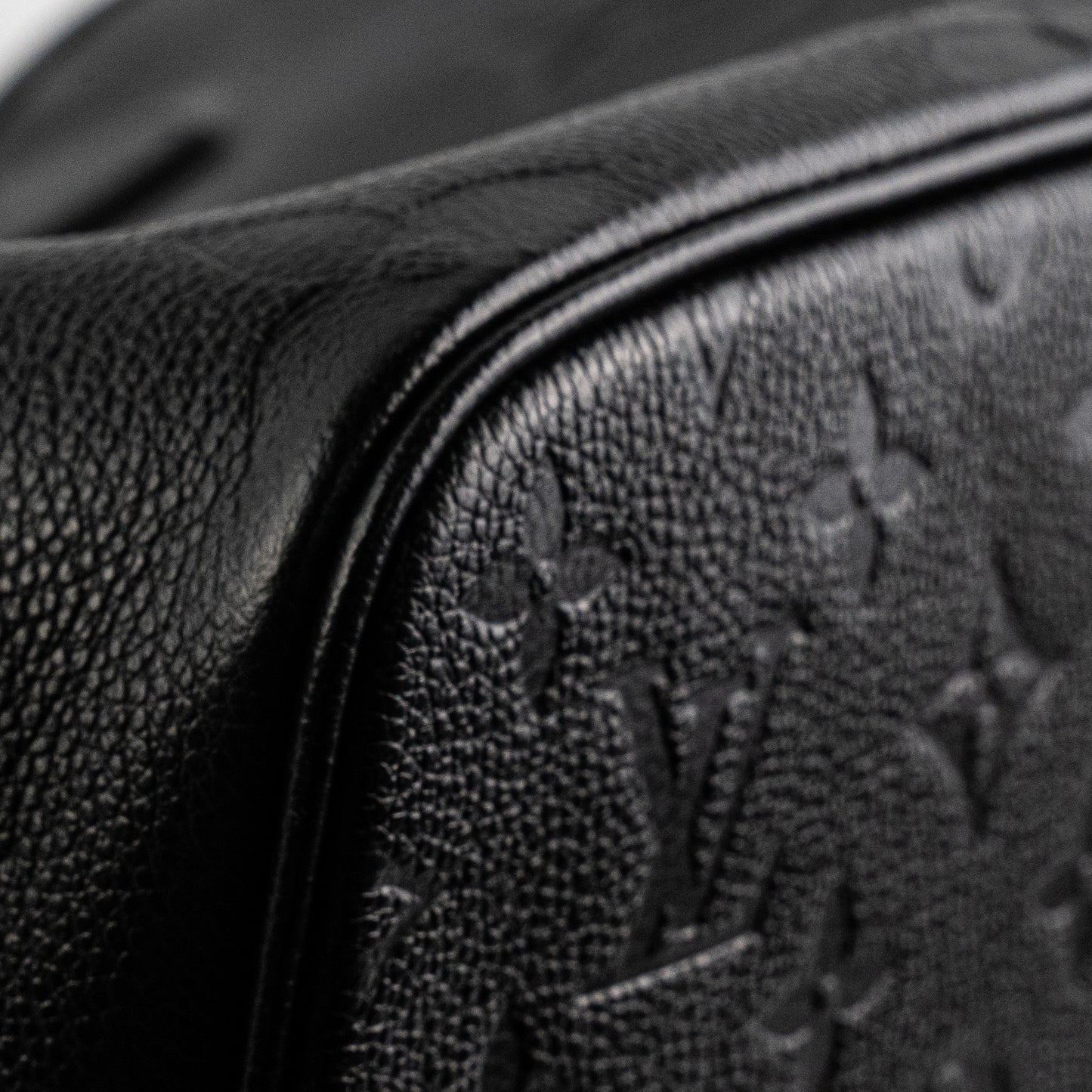 Louis Vuitton Neverfull MM Black