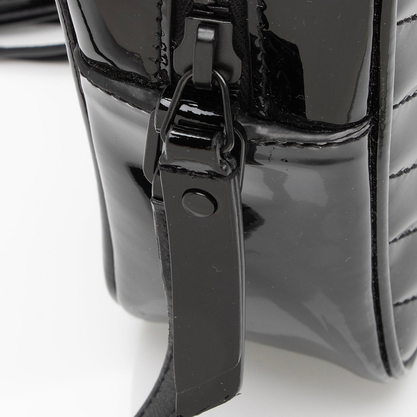 Saint Laurent Matelasse Patent Leather Monogram Lou Camera Bag (SHF-23056)