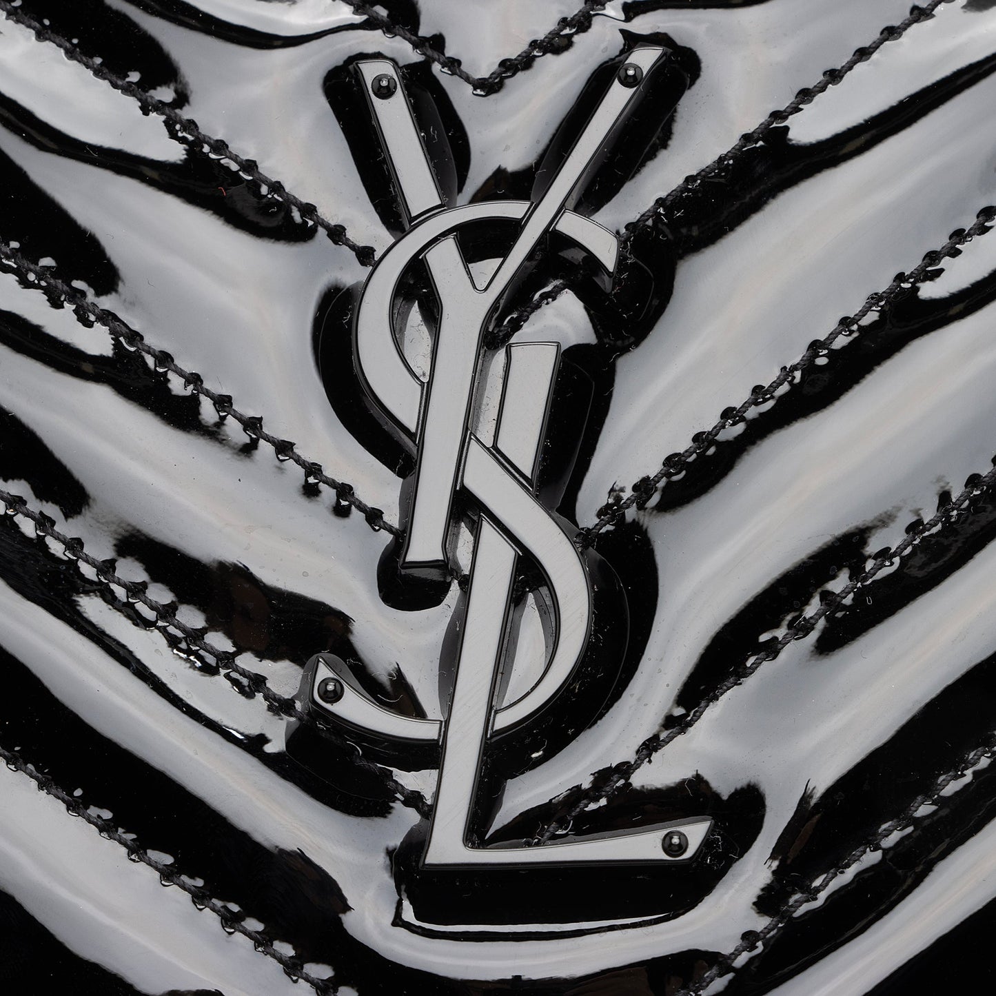 Saint Laurent Matelasse Patent Leather Monogram Lou Camera Bag (SHF-23056)