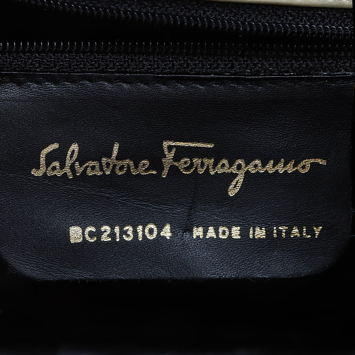 Salvatore Ferragamo Metallic Patent Leather Vara Crossbody Bag (SHF-u2KC7g)
