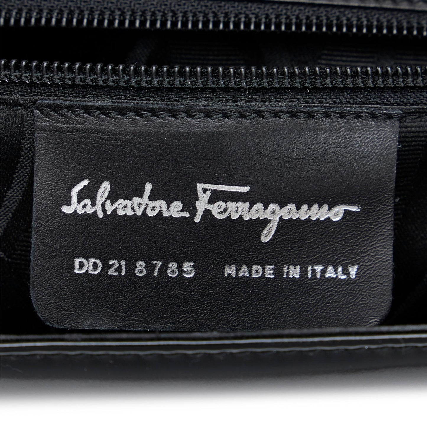 Salvatore Ferragamo Patent Leather Shoulder Bag (SHG-TLBg77)