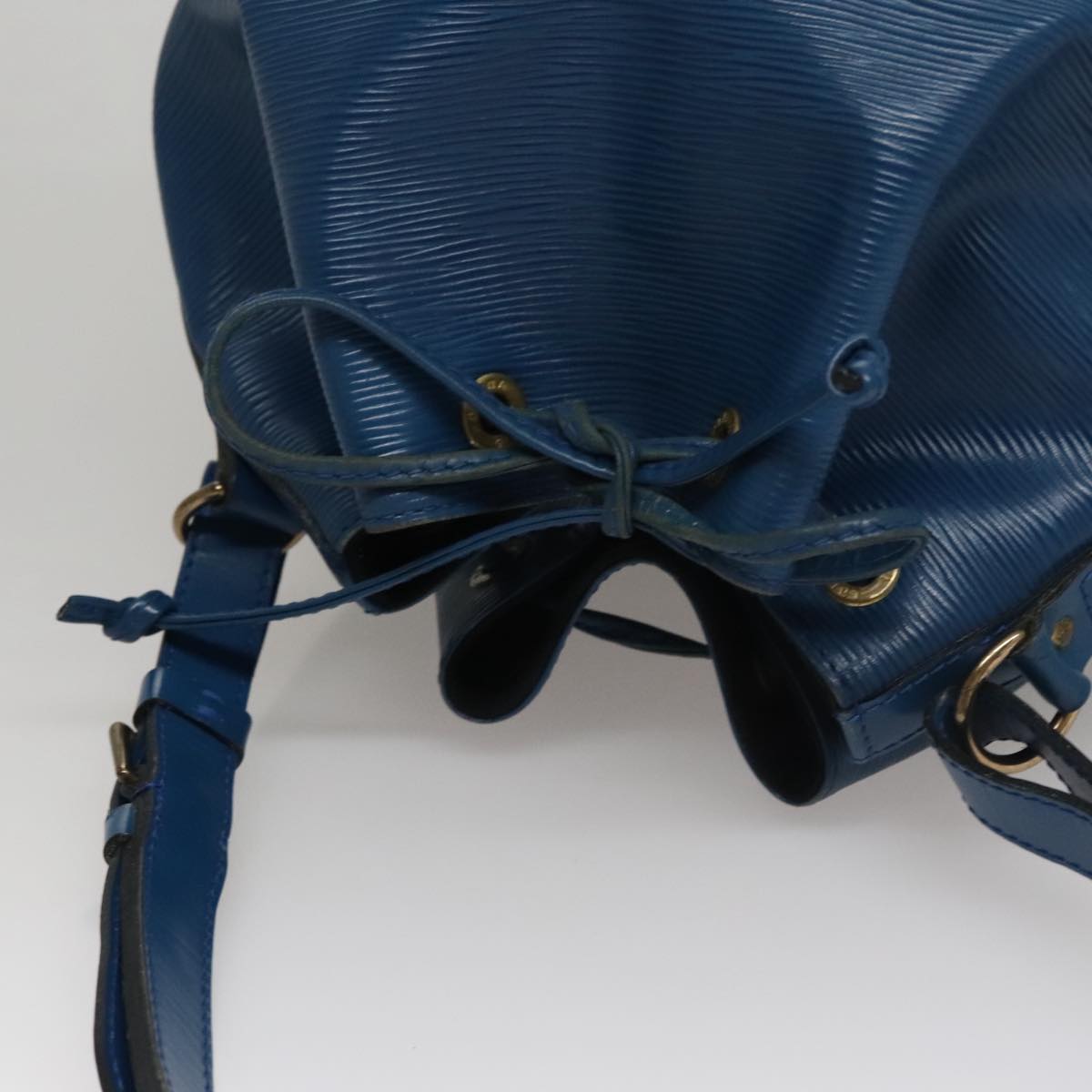 Petit Noe Leather Shoulder Bag
