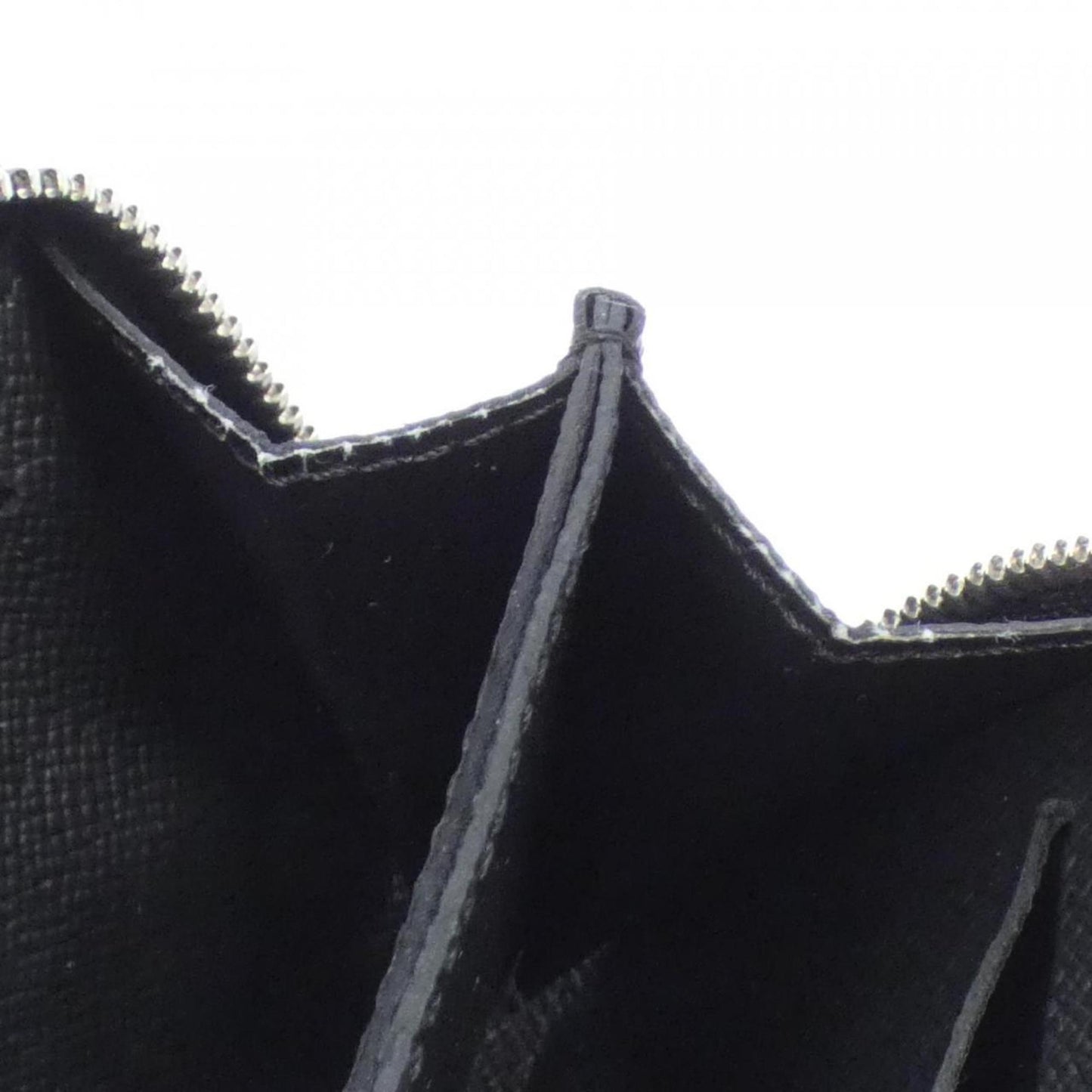 Luxury Leather Zippy Coin Purse with Multiple Compartments